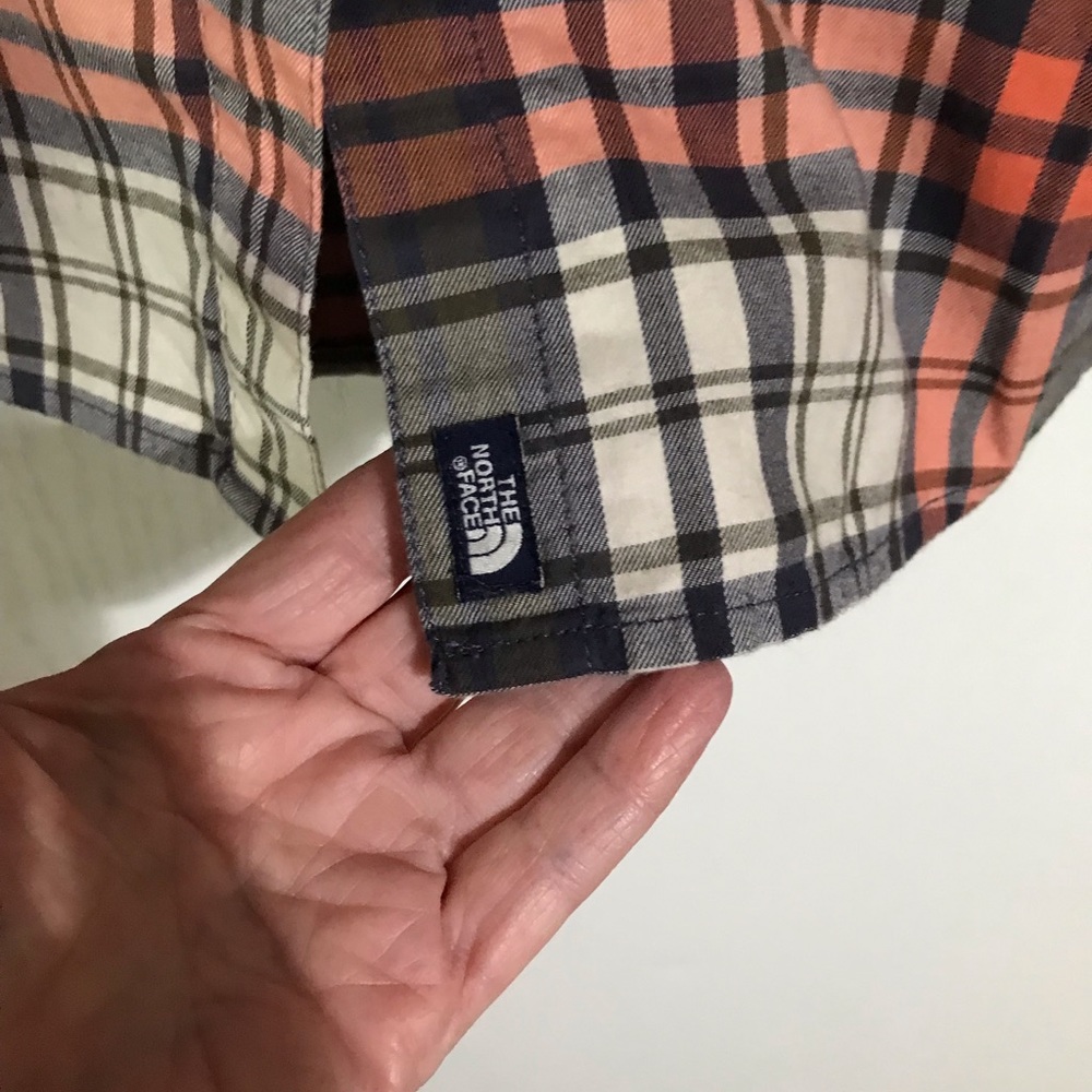 The Northface shirt size XL multicolor plaid flannel with roll tab sleeves - Picture 7 of 10